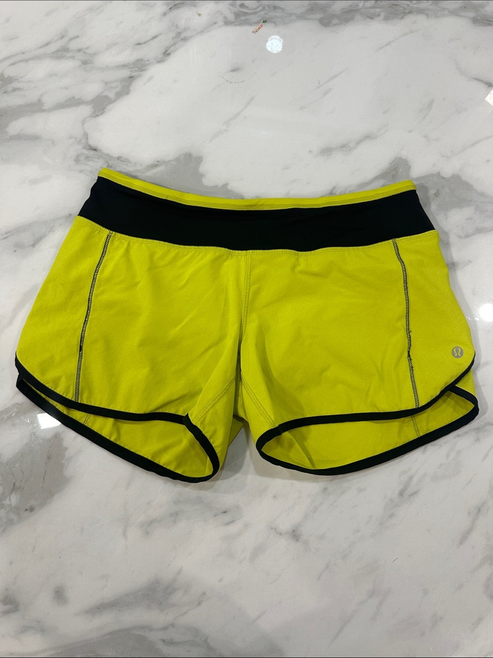 Y2K Lululemon low rise athletic shorts Workout running Size 6 Lime Green Yellow